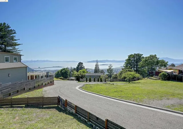 Photo 3 of Sale Pending at 921 Clark Pl, El Cerrito, CA 94530 | MLS# 41066840 | Listing updated on 2026-06-19