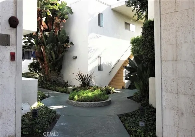 Photo 3 of Condo for sale at 10749 New Haven St #22, Sun Valley, CA 91352 | MLS# GD24152987 | Listing updated on 2026-03-16