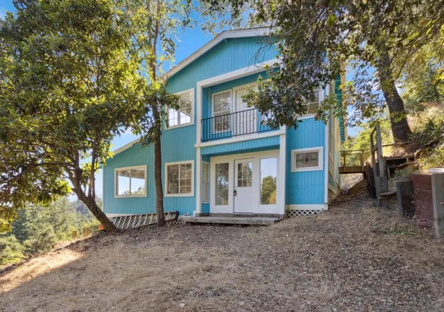 Photo 2 of Single family home for sale at 520 Laguna, Los Gatos, CA 95033 | MLS# ML81974592 | Listing updated on 2026-09-25