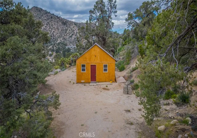 4th image of 7725 Scenic Dr, Pinon Hills, CA 92372 | MLS# IV24156260