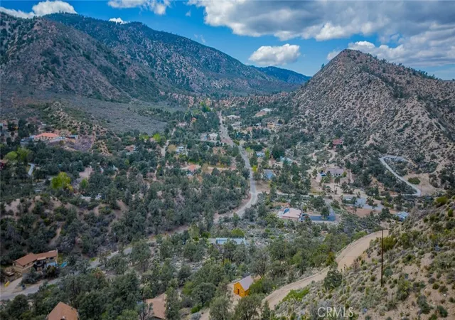 5th image of 7725 Scenic Dr, Pinon Hills, CA 92372 | MLS# IV24156260