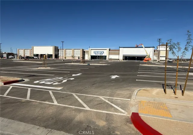 3rd image of 19575 Bear Valley Rd, Apple Valley, CA 92308 | MLS# IG24158881