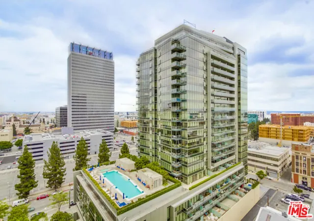 2nd image of 1155 S Grand Ave #1012, Los Angeles, CA 90015 | MLS# 22153973