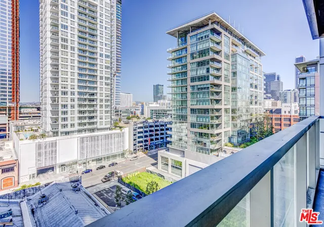 3rd image of 1155 S Grand Ave #1012, Los Angeles, CA 90015 | MLS# 22153973