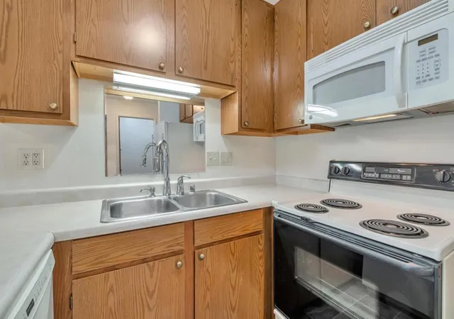 Photo 3 of Condo for sale at 203 Vista Prieta Ct, Santa Cruz, CA 95062 | MLS# ML81976411 | Listing updated on 2026-10-06