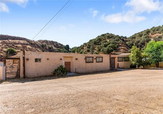 Photo 2 of Single family home for sale at 13684 Sierra, Santa Clarita, CA 91390 | MLS# SR24166557 | Listing updated on 2026-07-11