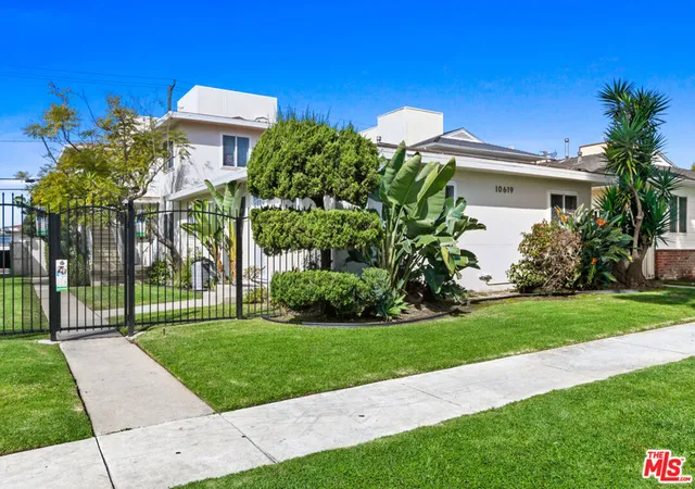 Homes for sale in Inglewood, CA | 10619 Crenshaw Blvd, Inglewood, CA 90303 | MLS# 24425825