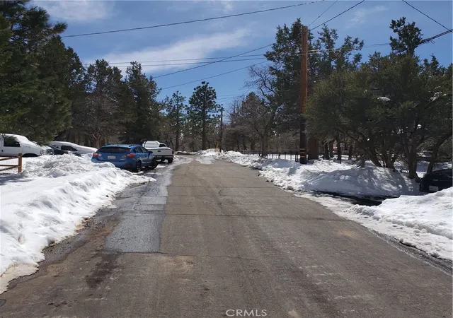 2nd image of 864 San Bernardino Ave, Sugarloaf, CA 92386 | MLS# OC24176442