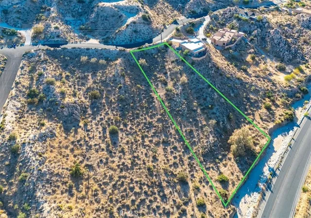 25th image of 596 Buena Suerte Rd, Yucca Valley, CA 92284 | MLS# JT24179598