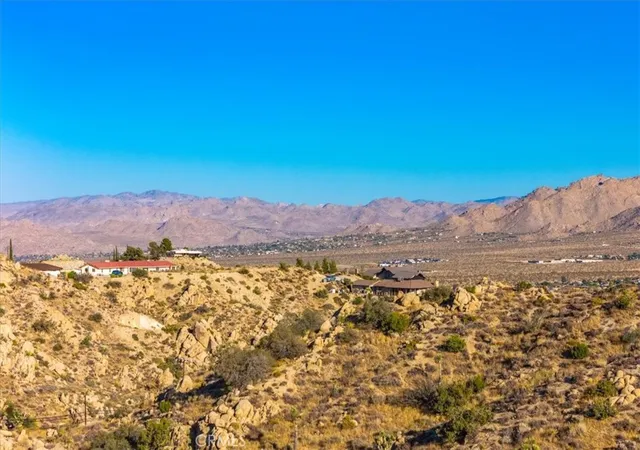 2nd image of 596 Buena Suerte Rd, Yucca Valley, CA 92284 | MLS# JT24179598