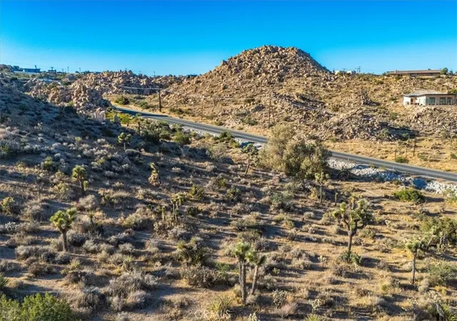 5th image of 596 Buena Suerte Rd, Yucca Valley, CA 92284 | MLS# JT24179598