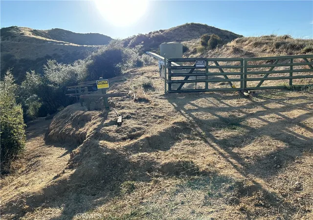 2nd image of 37342 Pisgah Peak Rd, Yucaipa, CA 92399 | MLS# IV24182348