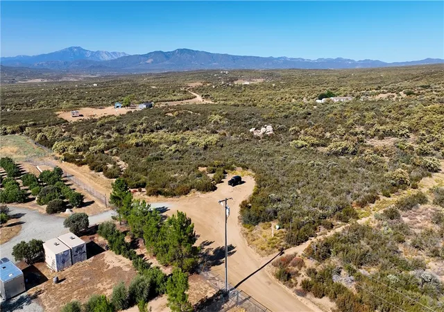 11th image of 32 Brownie Rd, Aguanga, CA 92536 | MLS# SW24184319