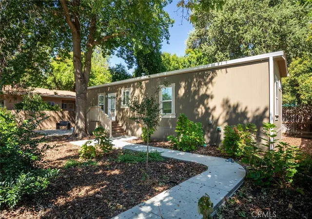 Photo 3 of Single family home for sale at 358 E 12th Street, Chico, CA 95928 | MLS# OR24182881 | Listing updated on 2026-03-25