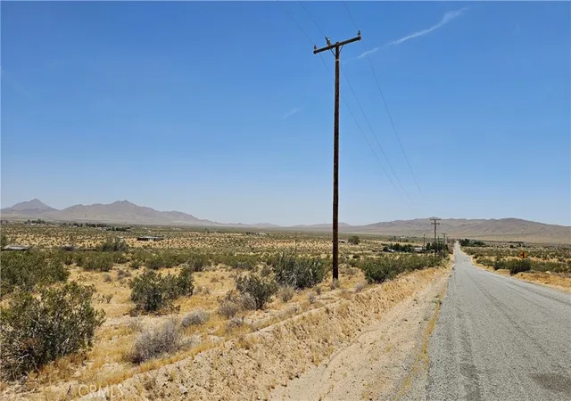 2nd image of 1 Buckhorn Trail, Helendale, CA 92342 | MLS# HD24186196