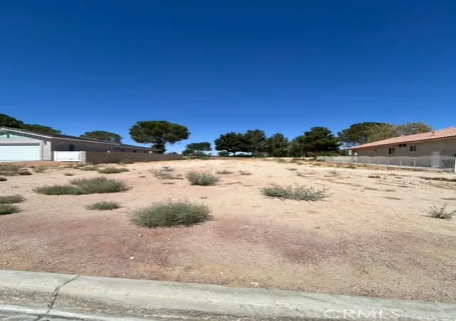 4th image of 14910 Fireside Ln, Helendale, CA 92342 | MLS# HD24192729