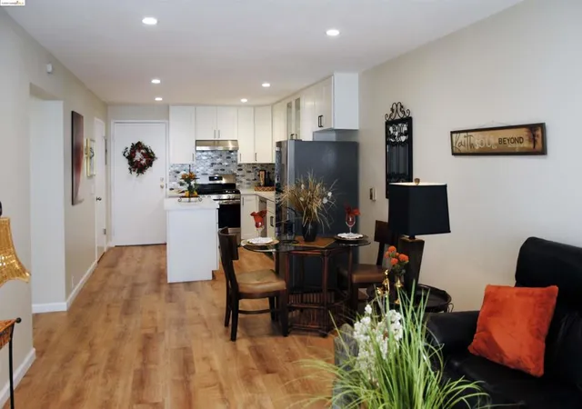 Photo 3 of Condo for sale at 625 Madison St #107, Oakland, CA 94607 | MLS# 41074042 | Listing updated on 2026-10-01