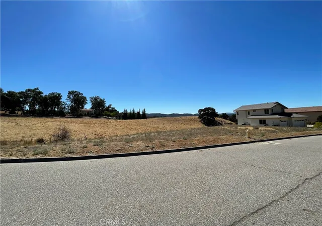 Homes for sale in Paso Robles, CA | 2140 Holly Dr, Paso Robles, CA 93446 | MLS# NS24196750