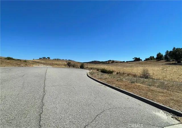 Homes for sale in Paso Robles, CA | 2140 Holly Dr, Paso Robles, CA 93446 | MLS# NS24196750
