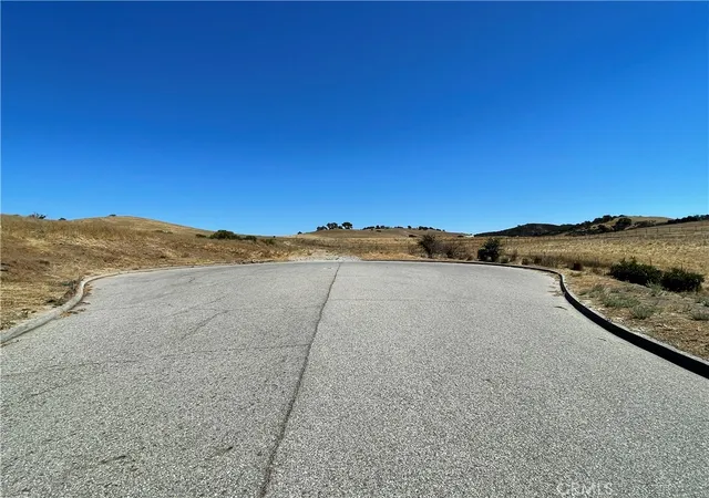 Homes for sale in Paso Robles, CA | 2140 Holly Dr, Paso Robles, CA 93446 | MLS# NS24196750