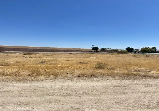 3rd image of 4 Georgia Ct, Lancaster, CA 93536 | MLS# SR24198098
