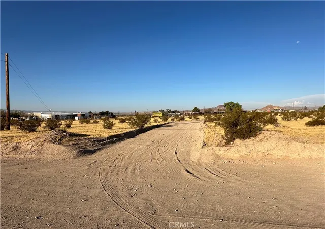 2nd image of 35400 Silver Ave, Yermo, CA 92398 | MLS# HD24197586