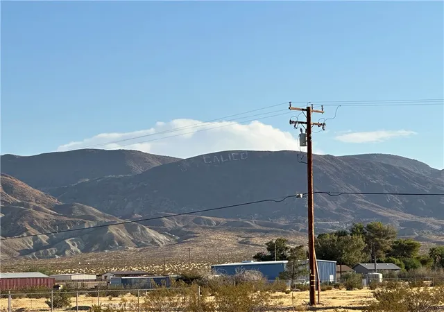 3rd image of 35400 Silver Ave, Yermo, CA 92398 | MLS# HD24197586