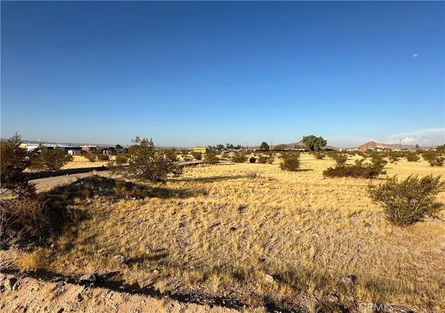 5th image of 35400 Silver Ave, Yermo, CA 92398 | MLS# HD24197586