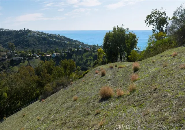 14th image of 1950 Upper Rim Rock Rd, Laguna Beach, CA 92651 | MLS# LG24200552