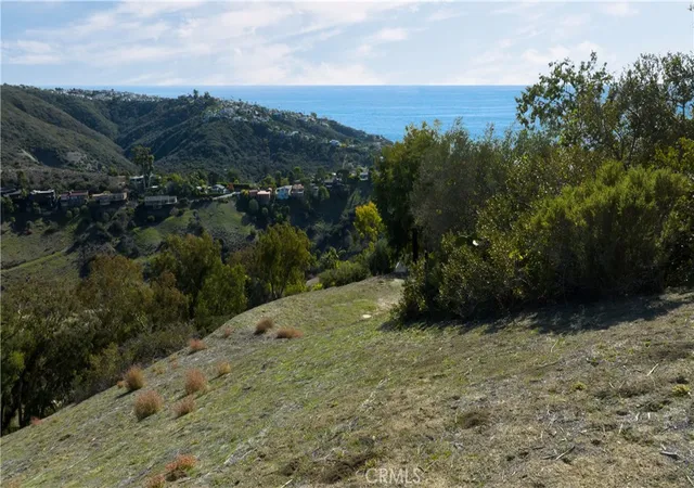 2nd image of 1950 Upper Rim Rock Rd, Laguna Beach, CA 92651 | MLS# LG24200552
