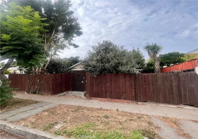 1st image of 611 Sunset Ave, Venice, CA 90291 | MLS# IV24204604