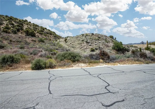 4th image of 54129 Pinon Dr, Yucca Valley, CA 92284 | MLS# JT24207293