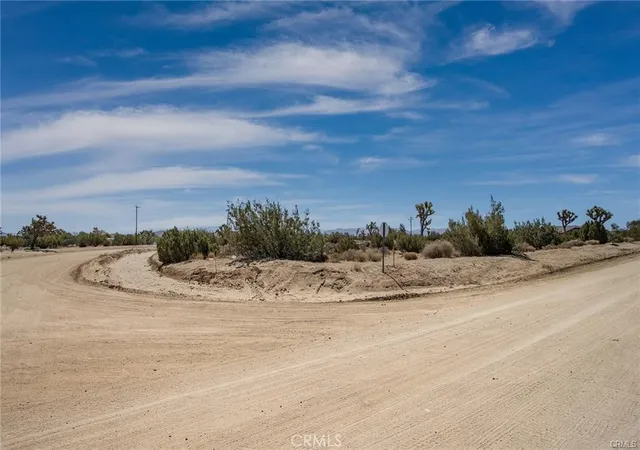 Homes for sale in Yucca Valley, CA | 999 Grand Ave, Yucca Valley, CA 92284 | MLS# JT24207294