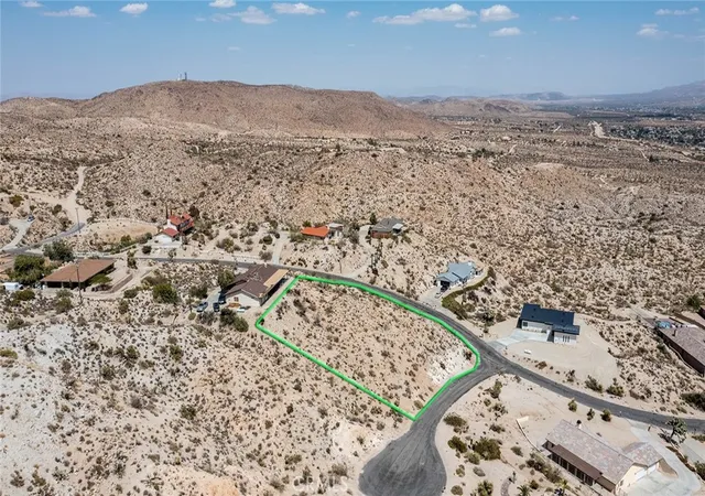 3rd image of 999 Mandarin Rd, Yucca Valley, CA 92284 | MLS# JT24207302