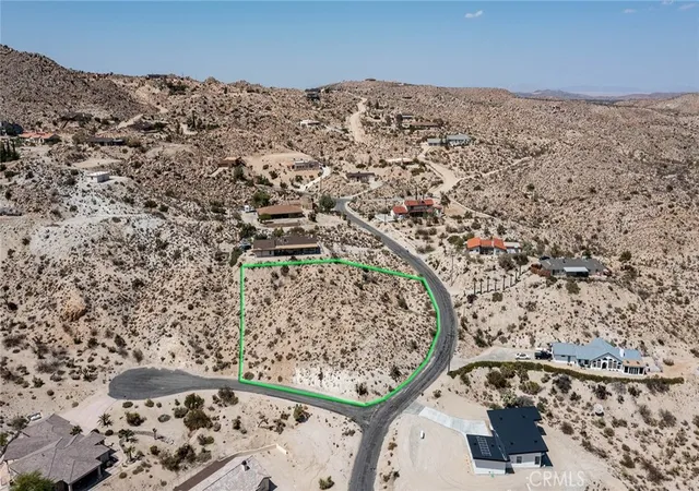 5th image of 999 Mandarin Rd, Yucca Valley, CA 92284 | MLS# JT24207302