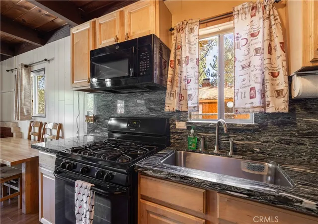 4th image of 726 Maltby Blvd, Big Bear City, CA 92314 | MLS# IG24210103