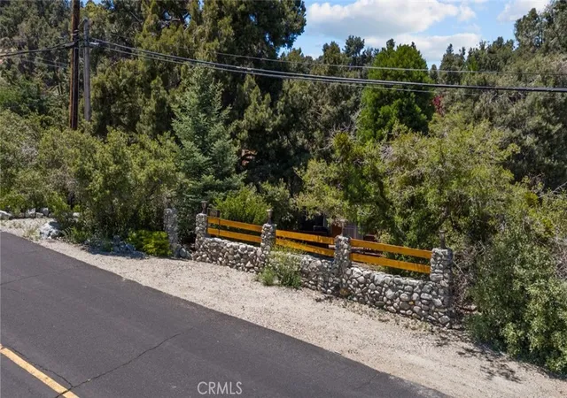 3rd image of 14329 Voltaire Dr, Frazier Park, CA 93225 | MLS# GD24210019
