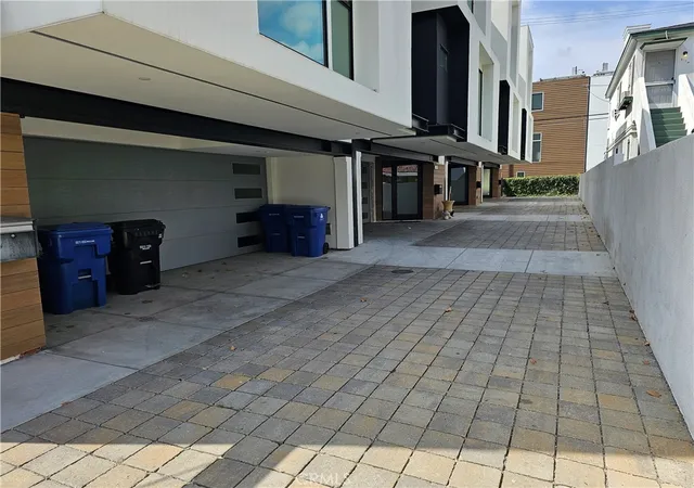 4th image of 809 N Detroit St, Los Angeles, CA 90046 | MLS# BB24210718