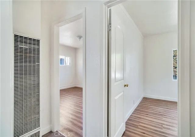 Photo 38 of Sale Pending at 916 W 88Th St, Los Angeles, CA 90044 | MLS# SB24211066 | Listing updated on 2025-10-17