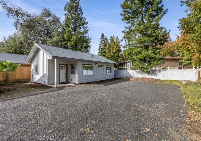 Photo 3 of House for sale at 1122 Stewart Ave, Chico, CA 95926 | MLS# SN24217204 | Listing updated on 2026-01-26