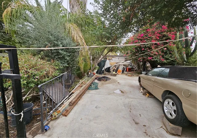 8th image of 566 E Santa Fe St, San Bernardino, CA 92408 | MLS# IG24218049