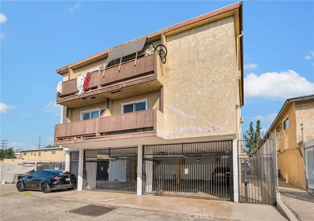 2nd image of 15240 Nordhoff St, North Hills, CA 91343 | MLS# SR24218194