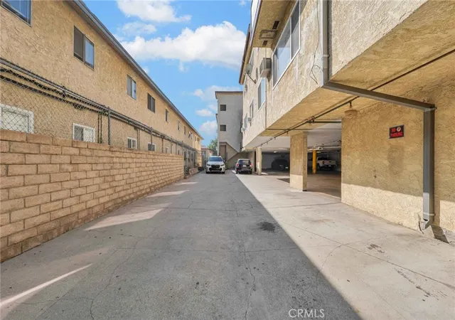 5th image of 15240 Nordhoff St, North Hills, CA 91343 | MLS# SR24218194