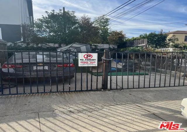 19th image of 1733 S Longwood Ave, Los Angeles, CA 90019 | MLS# 24458347