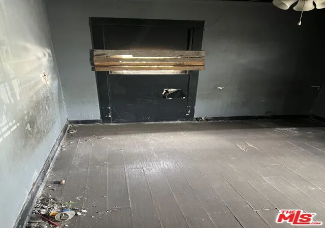 3rd image of 1733 S Longwood Ave, Los Angeles, CA 90019 | MLS# 24458347