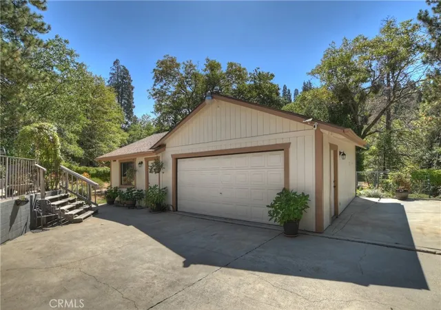 Homes for sale in Crestline, CA | 23167 Brookside Rd, Crestline, CA 92325 | MLS# IG24226451