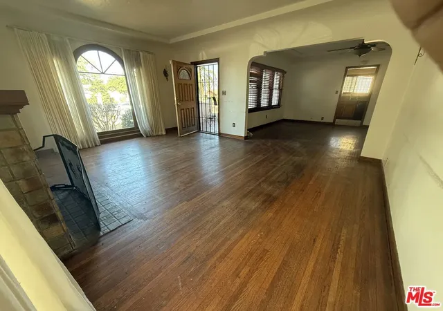 4th image of 1942 W 76Th St, Los Angeles, CA 90047 | MLS# 24462287