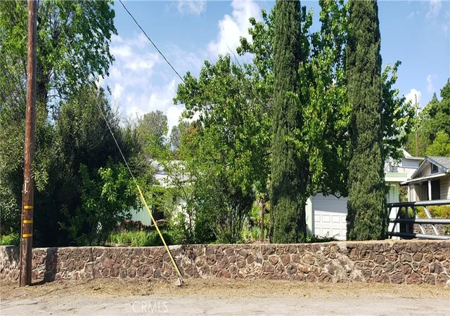 2nd image of 14002 Lakeshore Dr, Clearlake, CA 95422 | MLS# LC24226902