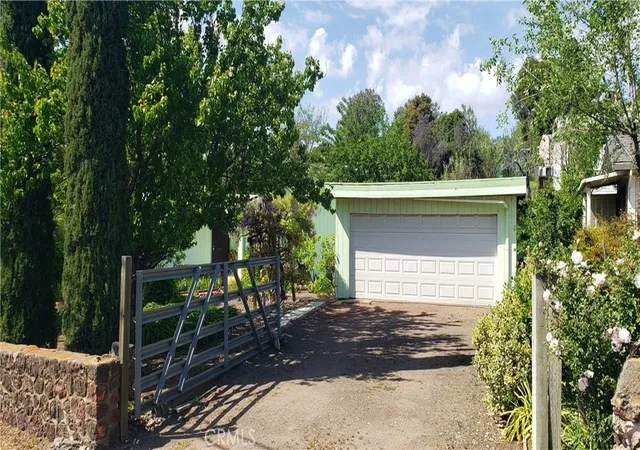 3rd image of 14002 Lakeshore Dr, Clearlake, CA 95422 | MLS# LC24226902