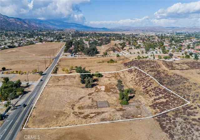 Photo 3 of Land for sale at 21026 Palomar St, Wildomar, CA 92595 | MLS# AR24233582 | Listing updated on 2026-03-13